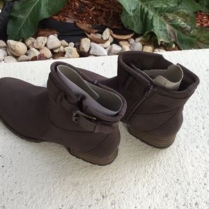 clarks collection women's merana amber booties